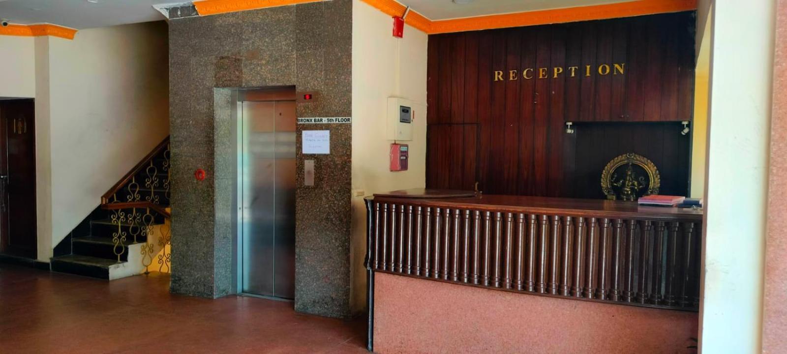 Hotel Manhattan 钦奈 外观 照片